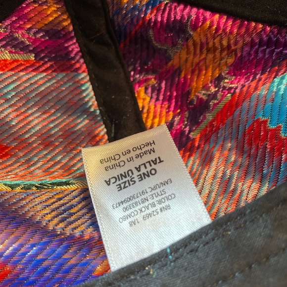 Beautiful floral silk hat shiny reflective 3D embroidery - Picture 6 of 8